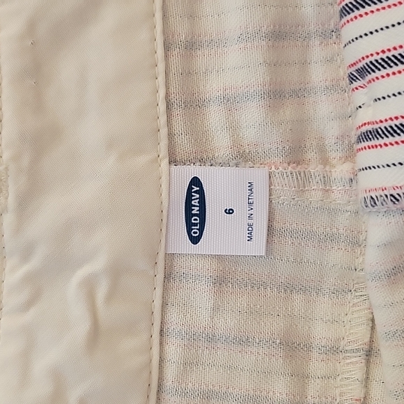 NWOT Old Navy high waisted shorts - Picture 2 of 3